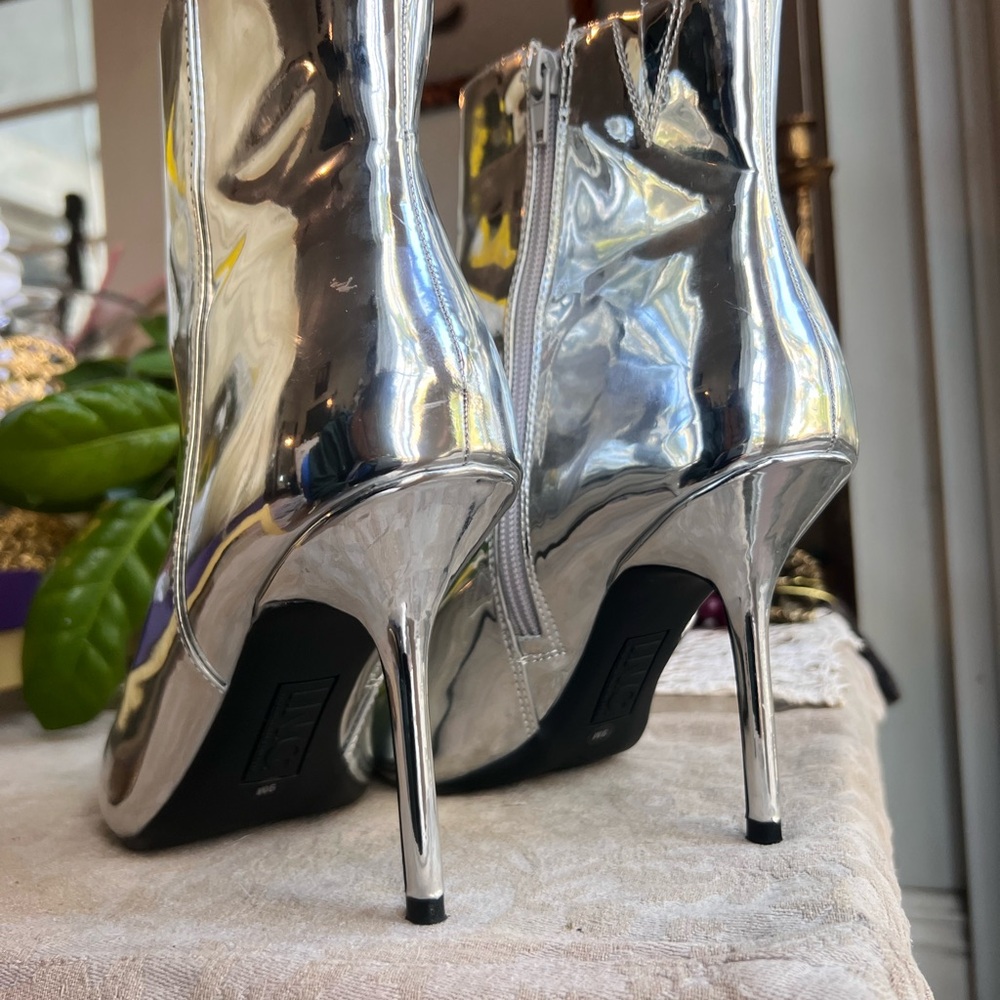 INC International Concepts Metallic Heeled Boots Brand New! - Picture 2 of 11